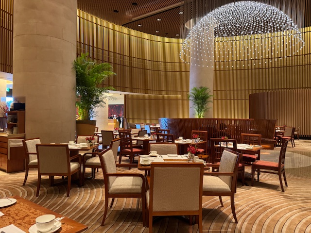 ザ・ペニンシュラ東京ロビーのカフェエントランススペース