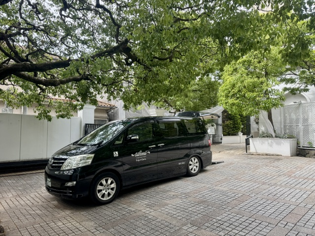 白金迎賓館アートグレイスクラブに配車する福祉介護タクシー車両